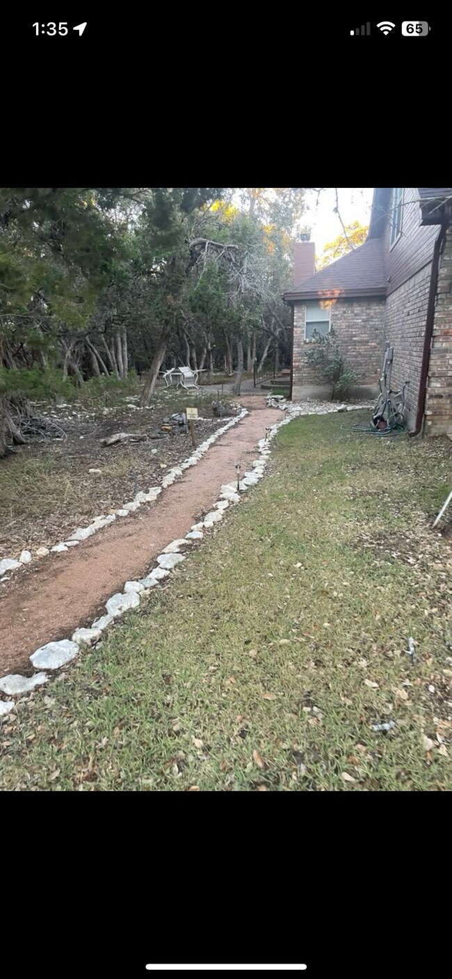 Building Photo - 116 Forest Trl