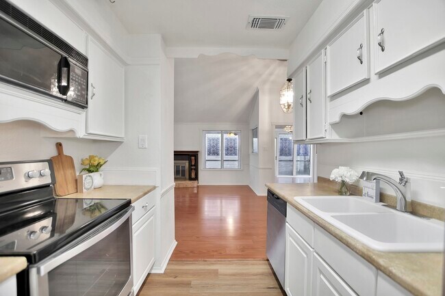 Building Photo - 7619 Lemma Dr