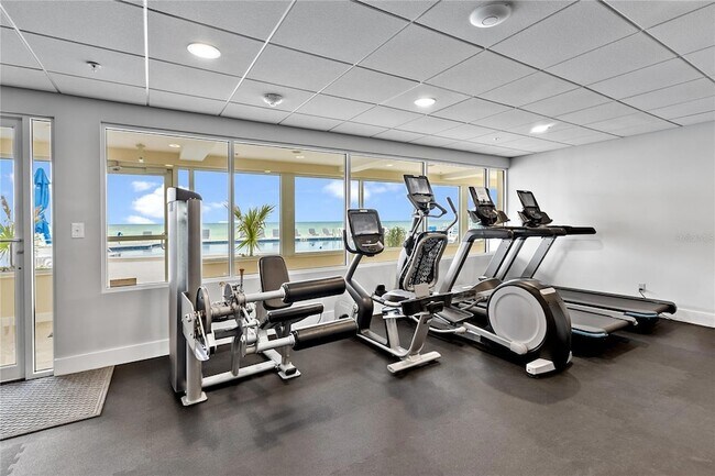 Building Photo - 601 Longboat Club Rd