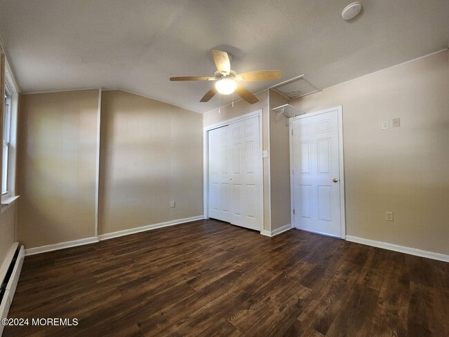 Building Photo - 43 Shoreland Terrace