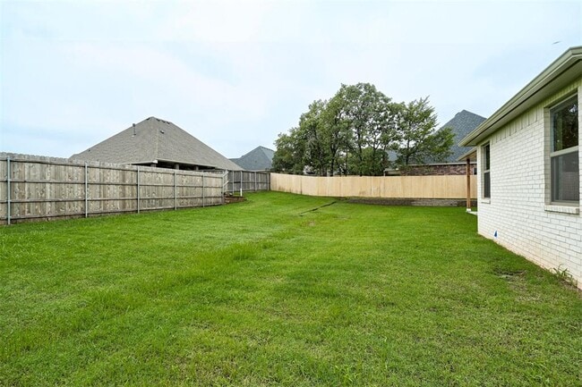 Building Photo - 4616 Maple Rdg Dr