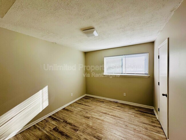 Building Photo - 213 Sunn Aire Ct