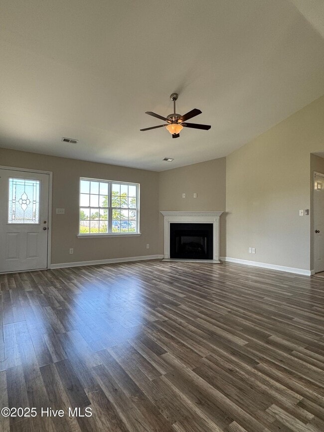 Building Photo - 410 Bristol Ln