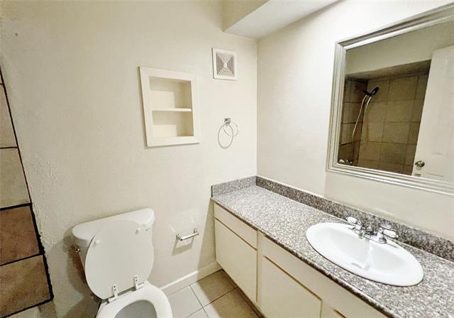 Building Photo - 725 Cain Dr