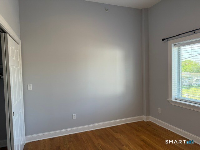 Building Photo - 2067 Barnum Ave