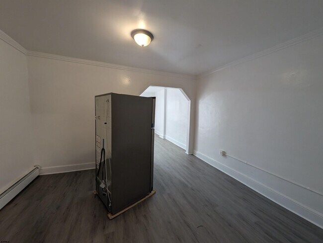 Building Photo - 347 N Ocean Ave