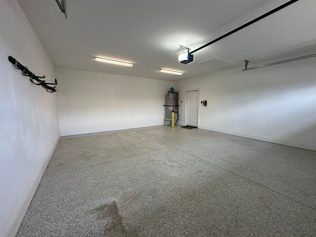 Building Photo - 3 Bedroom / 2 Bath  Johnson City TN