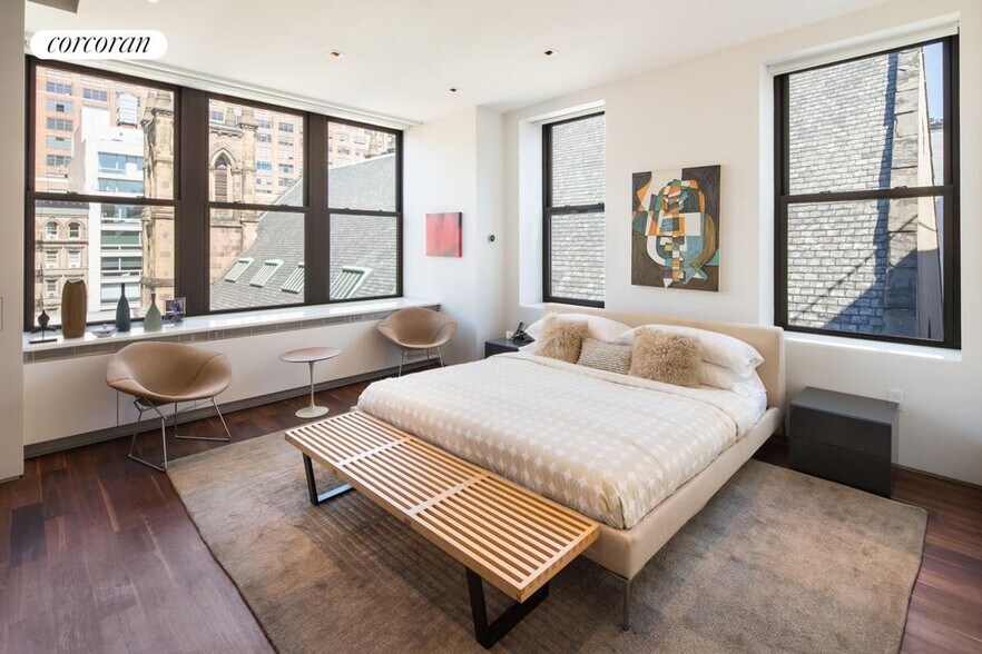 Building Photo - 345 W 13th St