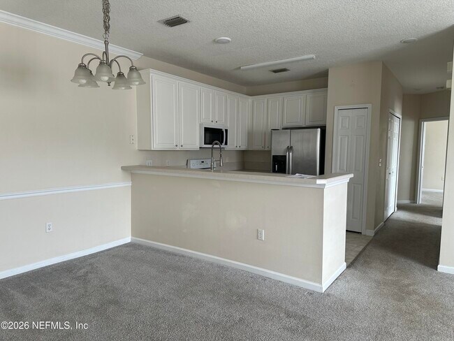 Building Photo - 9740 Summer Grove Way W