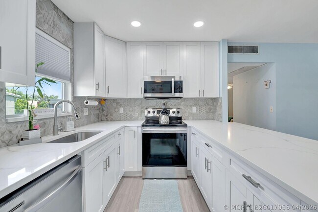 Building Photo - 89 Flanders Dr