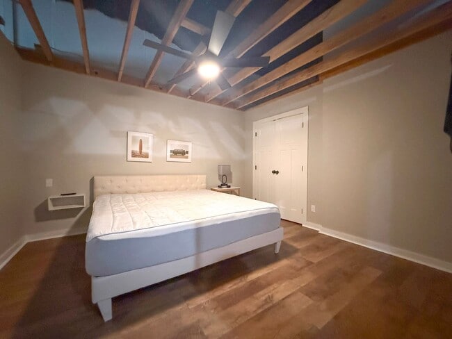 Building Photo - 209 S Church St