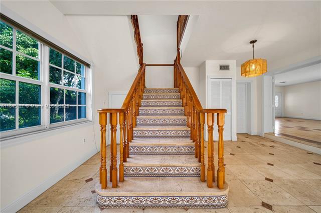 Building Photo - 7100 SW 56th St