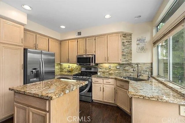 Building Photo - 908 S Lone Pine Ln