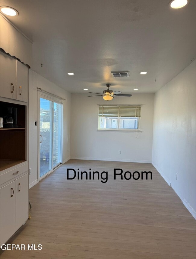 Building Photo - 277 Vista Rio Cir