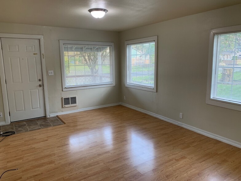 Building Photo - 1311 S 3rd Ave