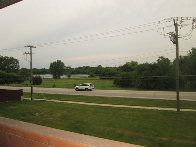 Building Photo - 800 Brook Dr