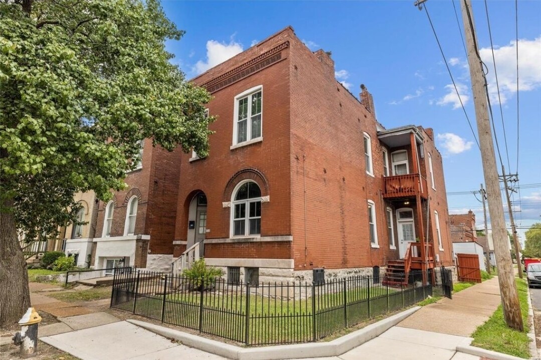 Beautiful Apartment on Cherokee Street! - 3401 Cherokee St
