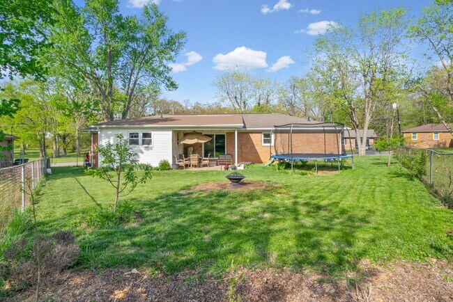 Building Photo - 3611 Bahama Dr