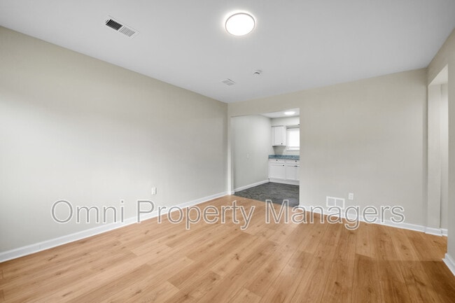 Building Photo - 21732 Wellington Ave