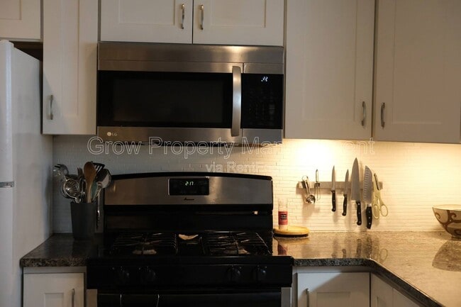 Building Photo - 928 Hoffman St