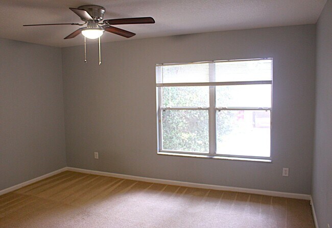 Building Photo - Spacious home in the Woodland Lake Subdivi...