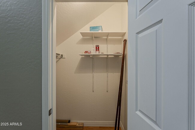 Building Photo - 615 E Portland St