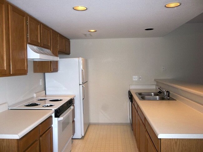 Building Photo - Fort Collins Condo Offering Comfort, Convenience, and Simple Living