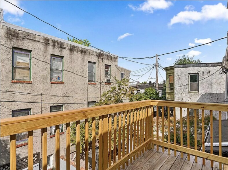 Building Photo - 2202 E Baltimore St