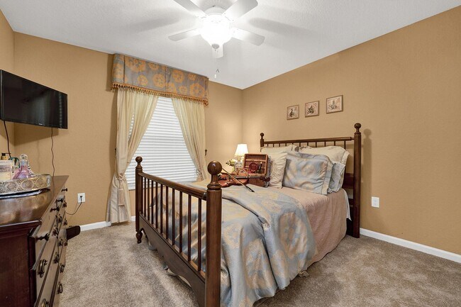 Building Photo - 7632 Corkwood Ave