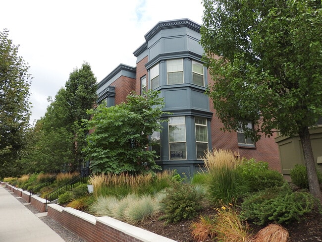 Primary Photo - Central Park Home For Rent! Corner Unit!