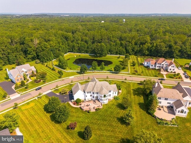 Building Photo - 19 Meadowlark Dr