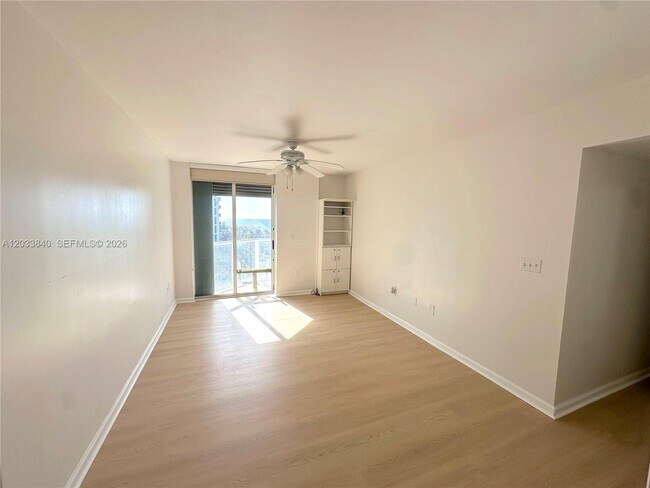 Building Photo - 5900 Collins Ave