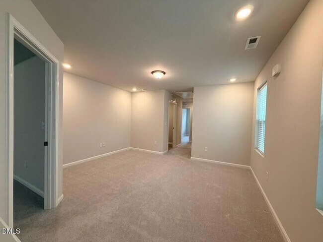 Building Photo - 319 Aster Bloom Ln