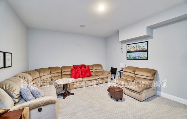 Building Photo - 2453 Grover Ridge Dr