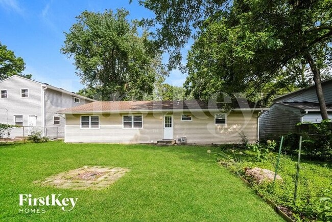 Building Photo - 1240 N Ridgeview Dr