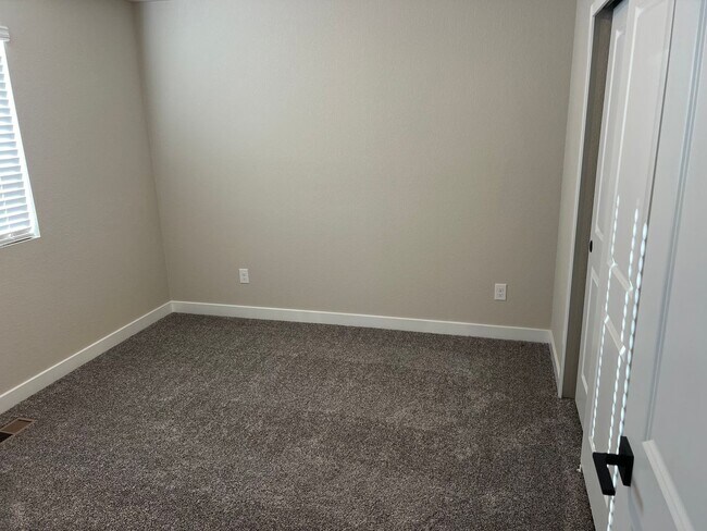 Building Photo - Beautiful New Home in Pueblo West
