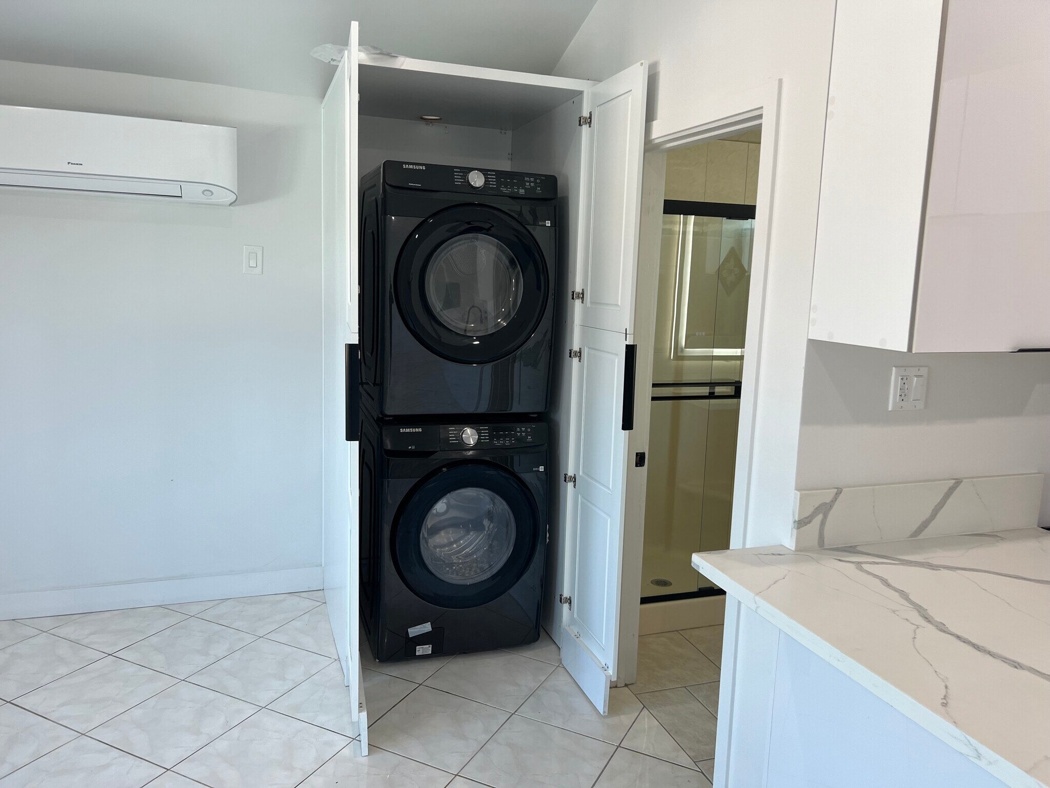 In-unit Washer/Dryer - 51 W 53rd St