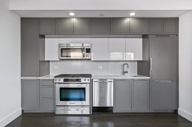 Building Photo - 432 W 52nd St