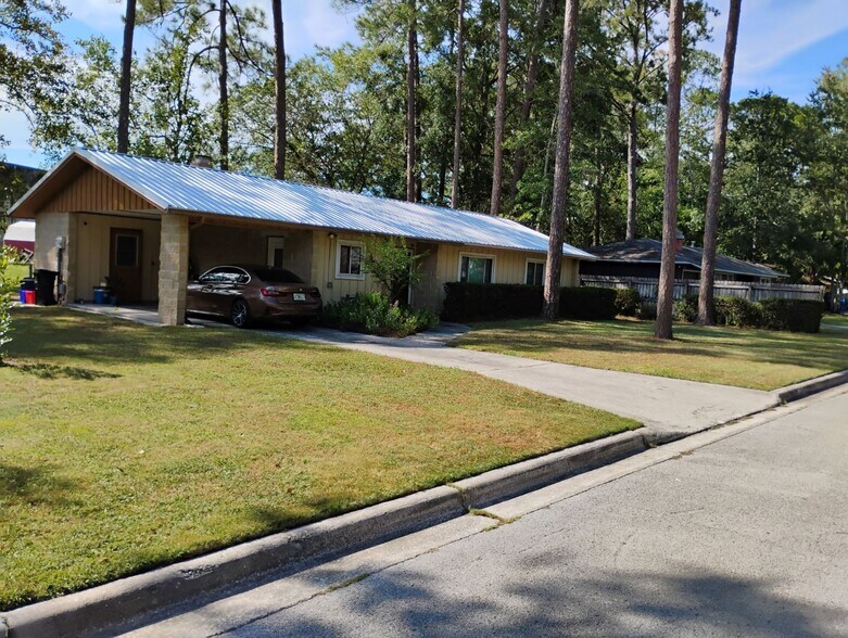 New metal roof added in 2025 - 5014 NW 29th St