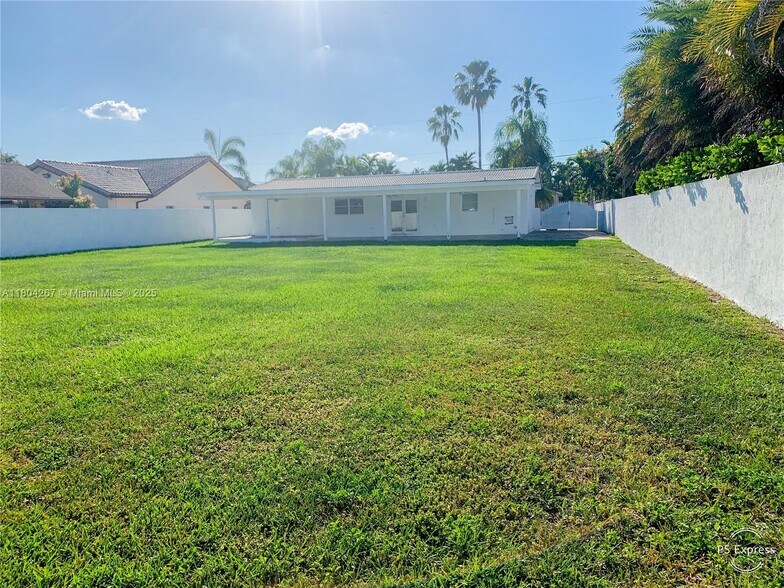 Building Photo - 3321 SW 110th Ave
