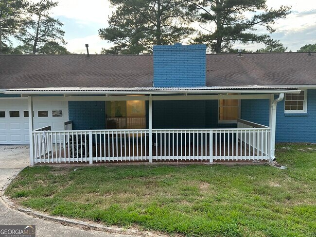 Building Photo - 6322 W Fayetteville Rd