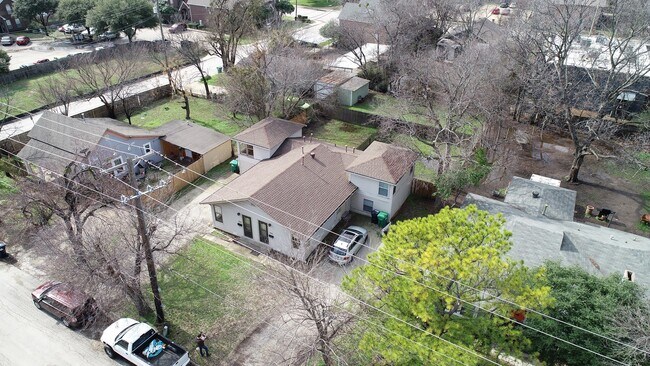 Building Photo - 909 Vine St