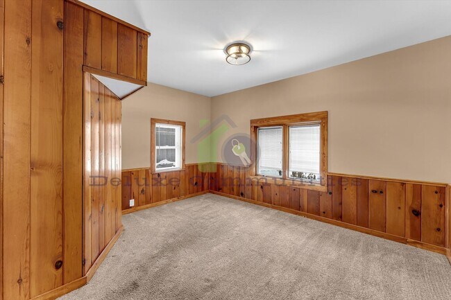 Building Photo - 655 High St SW