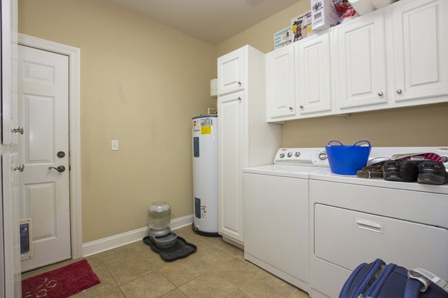 Building Photo - Exquisitely Maintained Home in the Coveted Goldsmith - Schiffman/ Hsv High school