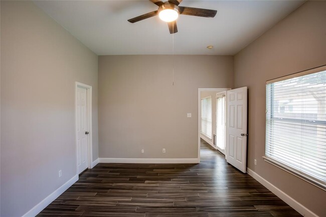 Building Photo - 5939 Lomita Verde Cir