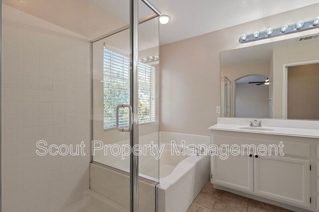 Building Photo - 43093 Teramo St