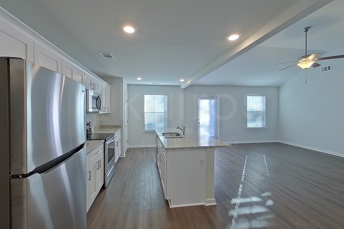 Building Photo - 116 Western Red Cedar Dr