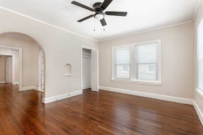 Building Photo - 5900 Oram St