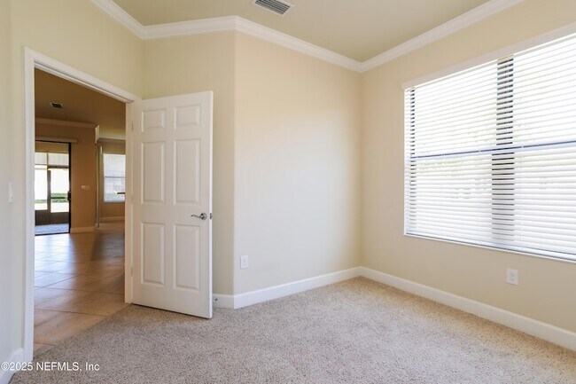 Building Photo - 16 Acorn Grove Ct