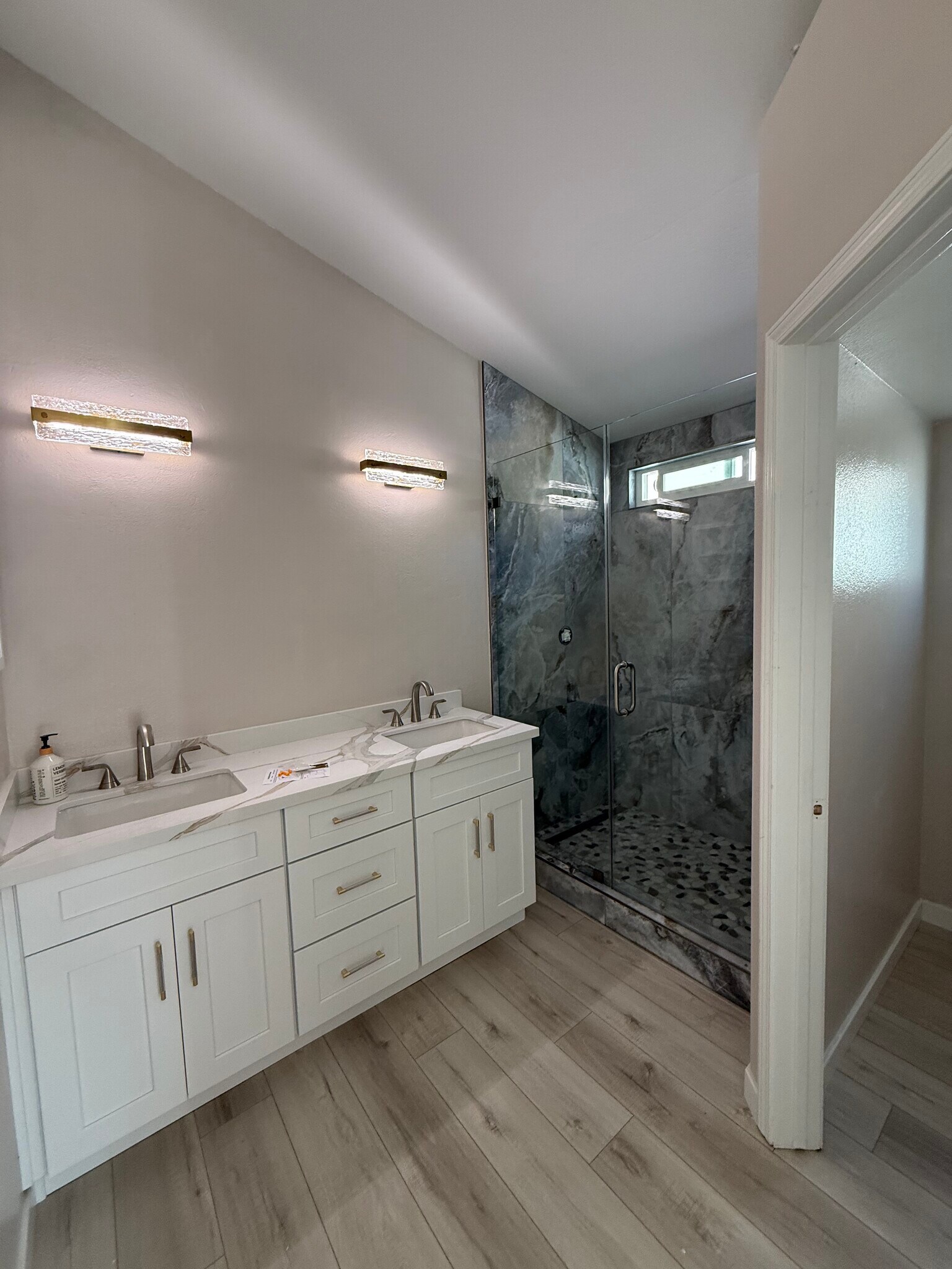 Building Photo - 2136 Waterside Dr